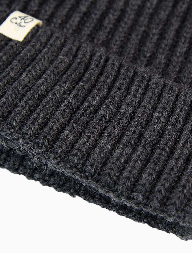 Charcoal Small Ribbed 100% Merino Wool Beanie | 40 Colori