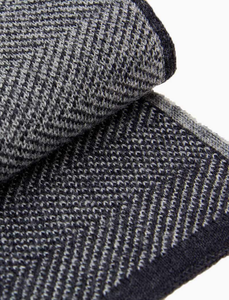 Charcoal & Grey Reversible Herringbone Wool Scarf | 40 Colori