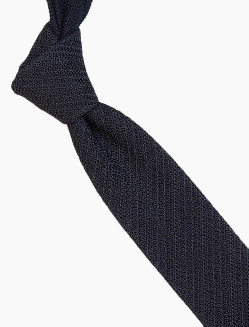 Black Solid Diagonal Silk Knitted Tie | 40 Colori